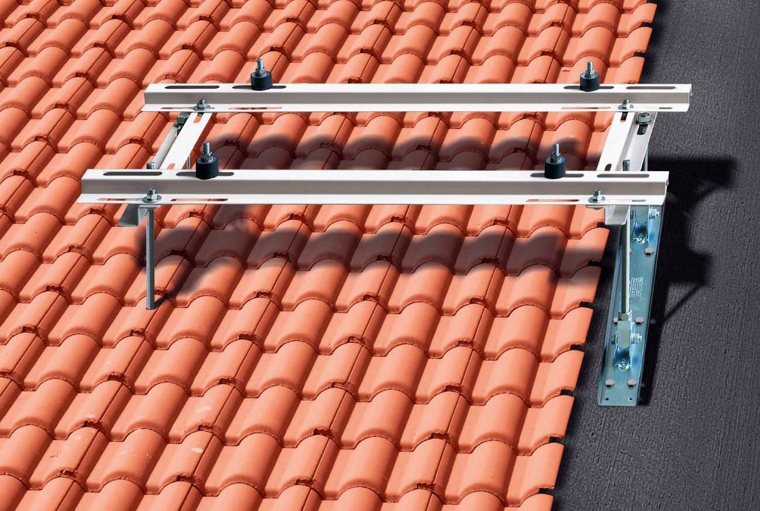Schrägdachkonsole MT-630, Neigungswinkel 9-45 Grad .Abmessungen(BxT mm) 800mm x 450, Auslage 420mm Schrägdachkonsole MT-630, Neigungswinkel 9-45 Grad .Abmessungen(BxT mm) 800mm x 450, Auslage 420mm